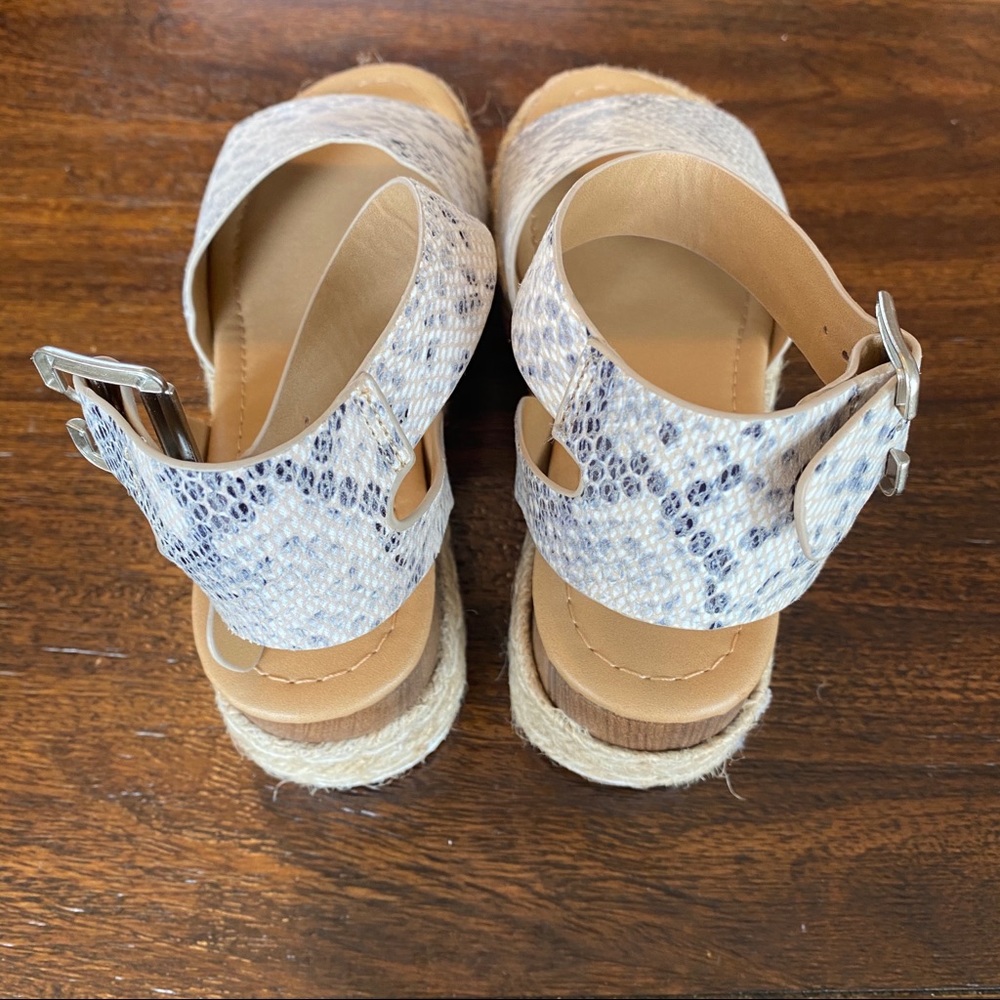 NWT Soda Python Sandals - Picture 11 of 13